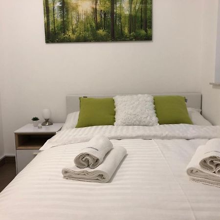 Modern Center Studio Under The Castle II Free Parking Apartment Ljubljana Ngoại thất bức ảnh