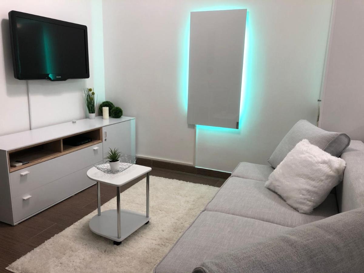 Modern Center Studio Under The Castle II Free Parking Apartment Ljubljana Ngoại thất bức ảnh