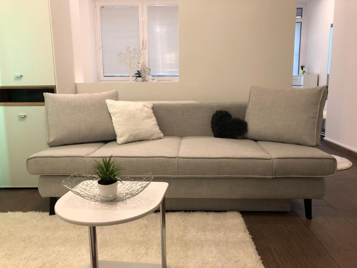 Modern Center Studio Under The Castle II Free Parking Apartment Ljubljana Ngoại thất bức ảnh