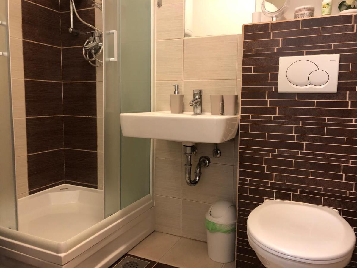 Modern Center Studio Under The Castle II Free Parking Apartment Ljubljana Ngoại thất bức ảnh